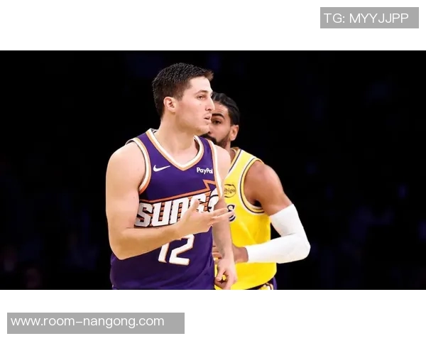 从落选秀到首发球员小内姆哈德的努力与自信之路 从落选秀到首发球员小内姆哈德的努力与自信之路