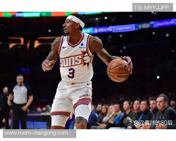 豪泽表现惊艳8投6中三分球5记轻松砍下17分6篮板3助攻 豪泽表现惊艳8投6中三分球5记轻松砍下17分6篮板3助攻