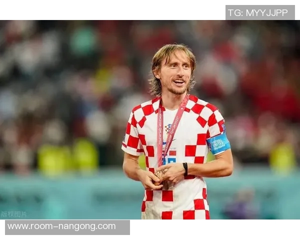 陈泽仕全场表现出色传球成功率高达833长传准确率完美100评分6分 陈泽仕全场表现出色传球成功率高达833长传准确率完美100评分6分